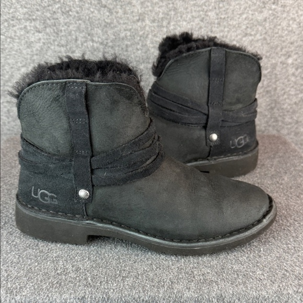 UGG Pasqual Women’s Sz‎ 6 Black Suede Shearling Flat Pull On Ankle Boots